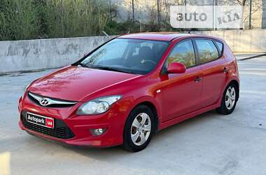 Хэтчбек Hyundai i30 2011 в Киеве