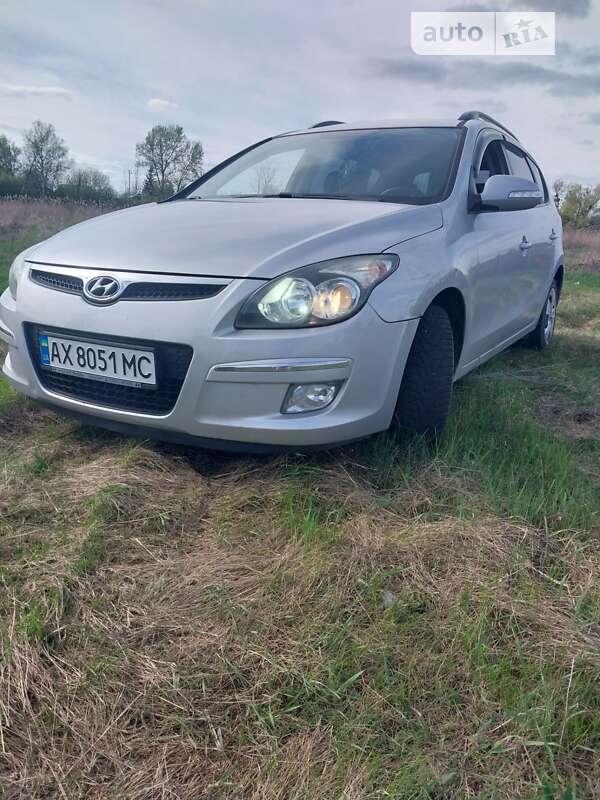 Универсал Hyundai i30 2009 в Змиеве