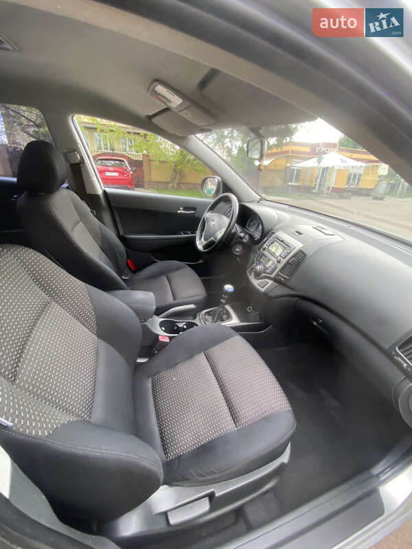 Хэтчбек Hyundai i30 2008 в Житомире