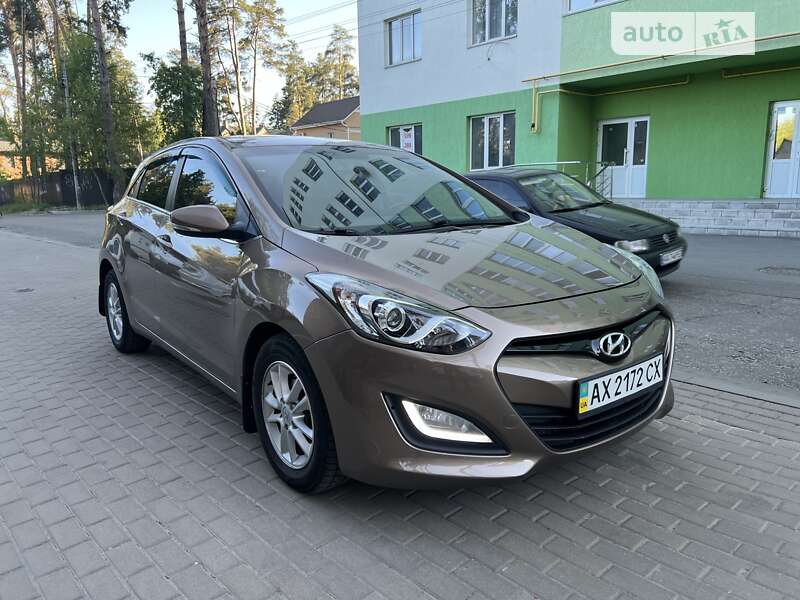 Хэтчбек Hyundai i30 2012 в Киеве