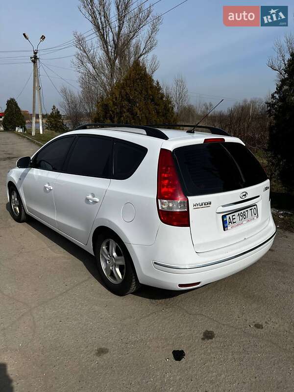 Універсал Hyundai i30 2008 в Дніпрі