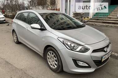 Универсал Hyundai i30 2013 в Киеве