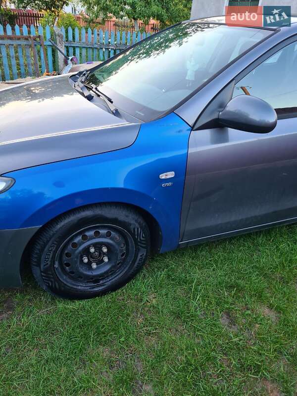 Хетчбек Hyundai i30 2010 в Рівному