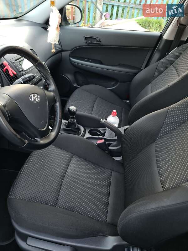Хетчбек Hyundai i30 2010 в Рівному