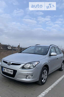 Универсал Hyundai i30 2009 в Дубно