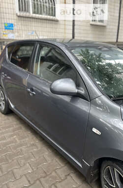 Хетчбек Hyundai i30 2010 в Кривому Розі