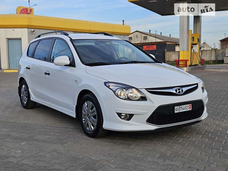 Универсал Hyundai i30 2012 в Луцке