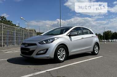 Хетчбек Hyundai i30 2012 в Дніпрі