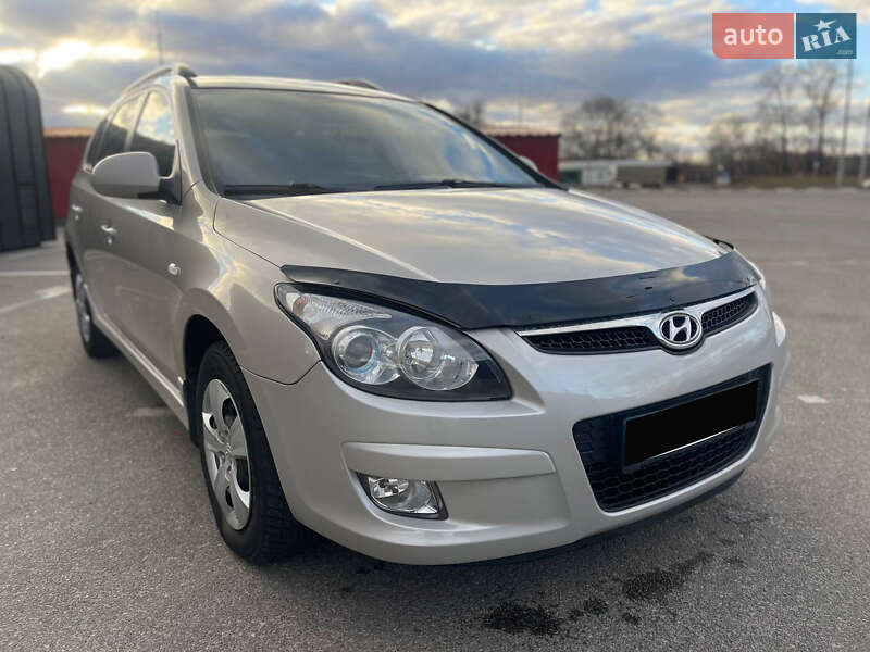 Универсал Hyundai i30 2011 в Киеве