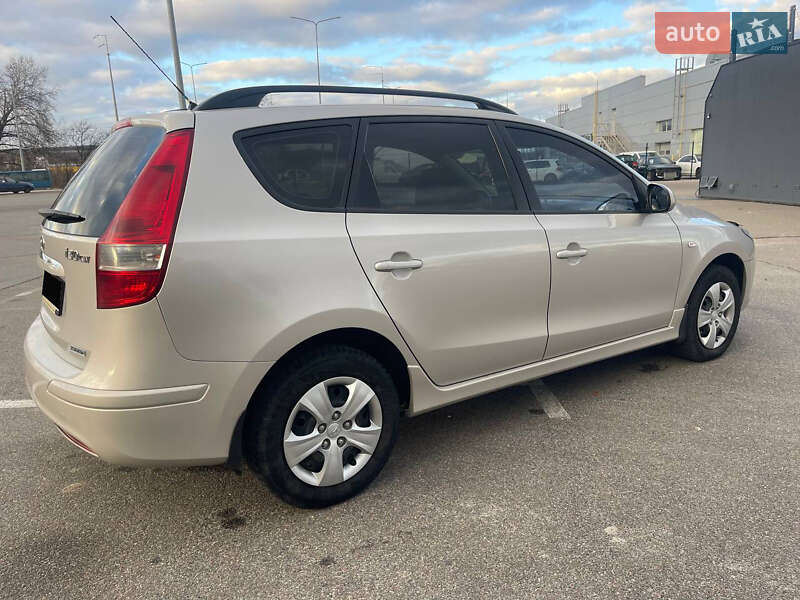 Универсал Hyundai i30 2011 в Киеве