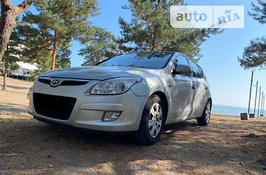 Хэтчбек Hyundai i30 2008 в Киеве