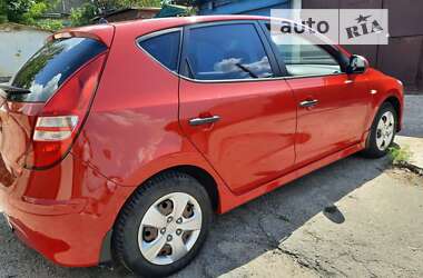 Хэтчбек Hyundai i30 2010 в Харькове