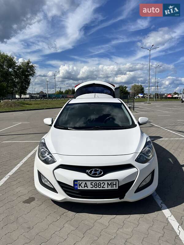 Хэтчбек Hyundai i30 2014 в Киеве
