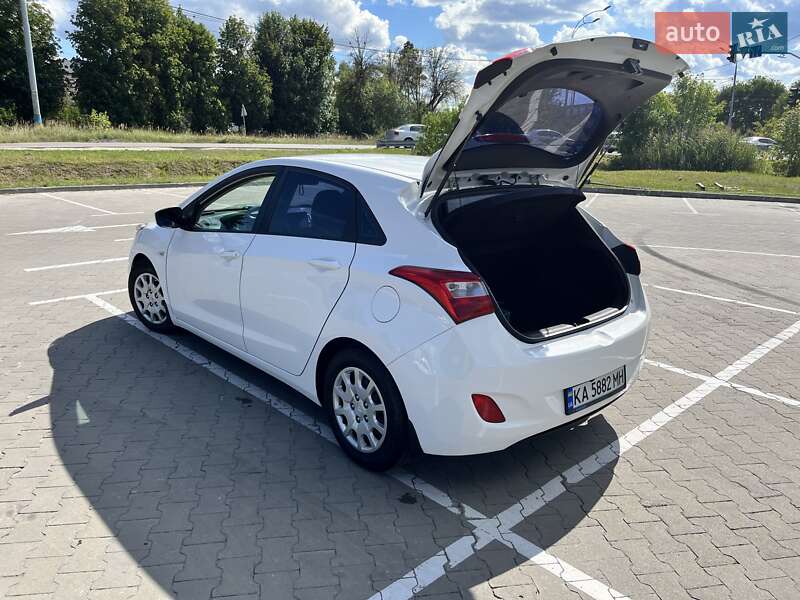 Хэтчбек Hyundai i30 2014 в Киеве