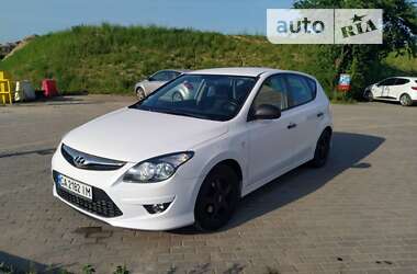 Хэтчбек Hyundai i30 2010 в Умани