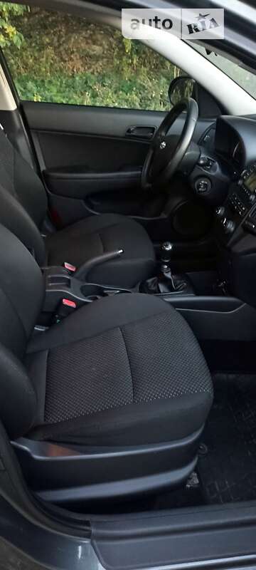 Хетчбек Hyundai i30 2010 в Українці