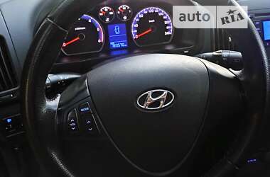 Хэтчбек Hyundai i30 2010 в 