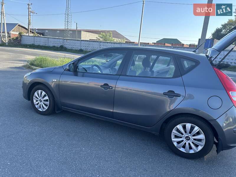 Хэтчбек Hyundai i30 2009 в Буче