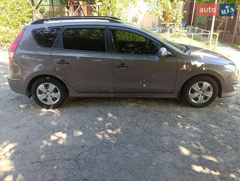 Универсал Hyundai i30 2012 в Запорожье