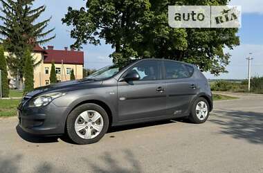 Хэтчбек Hyundai i30 2009 в Рудки