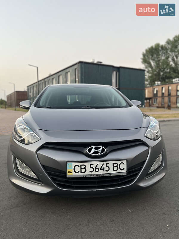 Хэтчбек Hyundai i30 2013 в Чернигове