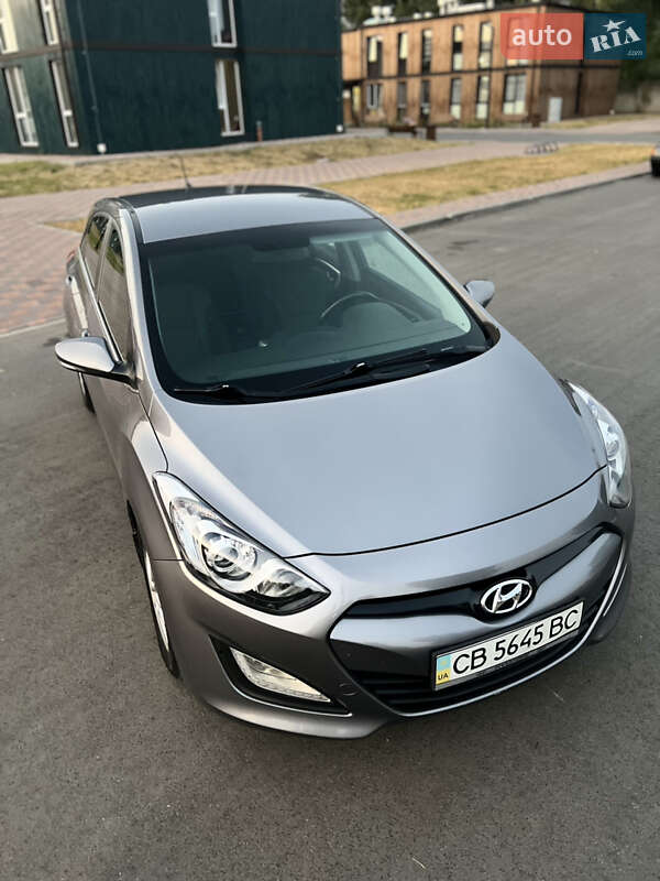 Хэтчбек Hyundai i30 2013 в Чернигове