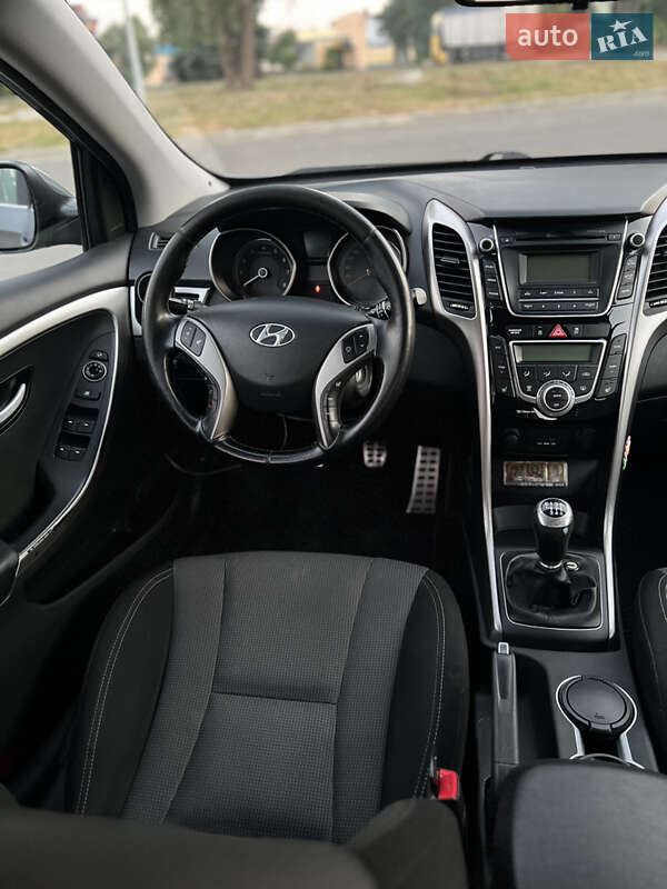 Хэтчбек Hyundai i30 2013 в Чернигове