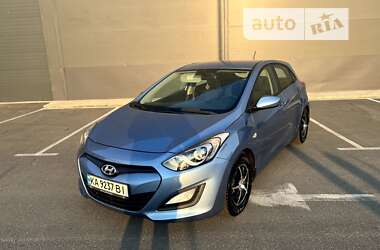 Хэтчбек Hyundai i30 2012 в Киеве