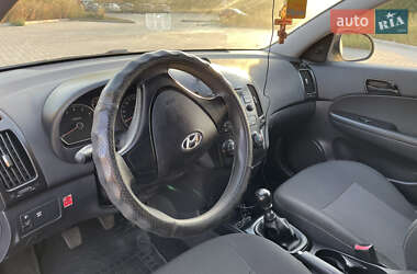 Хэтчбек Hyundai i30 2009 в 