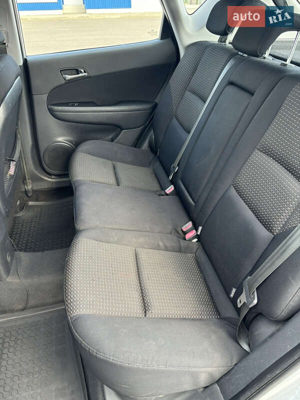 Хэтчбек Hyundai i30 2008 в Ковеле фото 10 Хэтчбек Hyundai i30 2008 в Ковеле