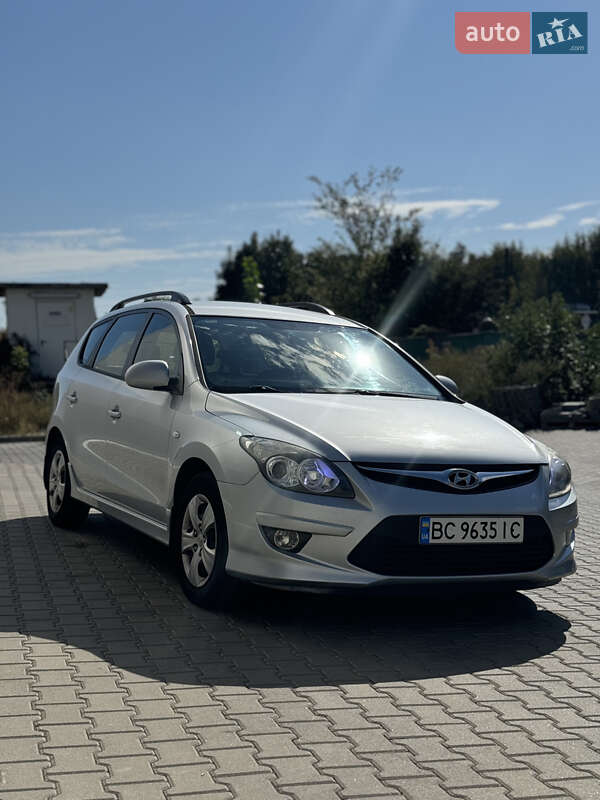 Универсал Hyundai i30 2010 в Киеве