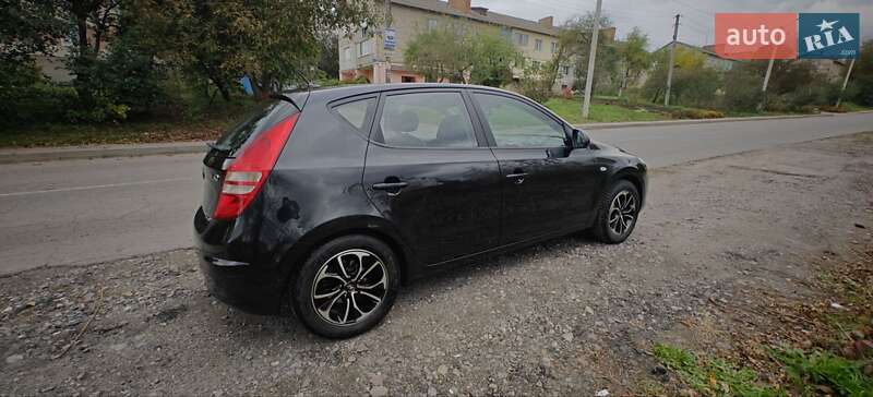 Хэтчбек Hyundai i30 2009 в Хмельнике фото 10 Хэтчбек Hyundai i30 2009 в Хмельнике