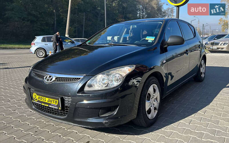 Хетчбек Hyundai i30 2009 в Чернівцях
