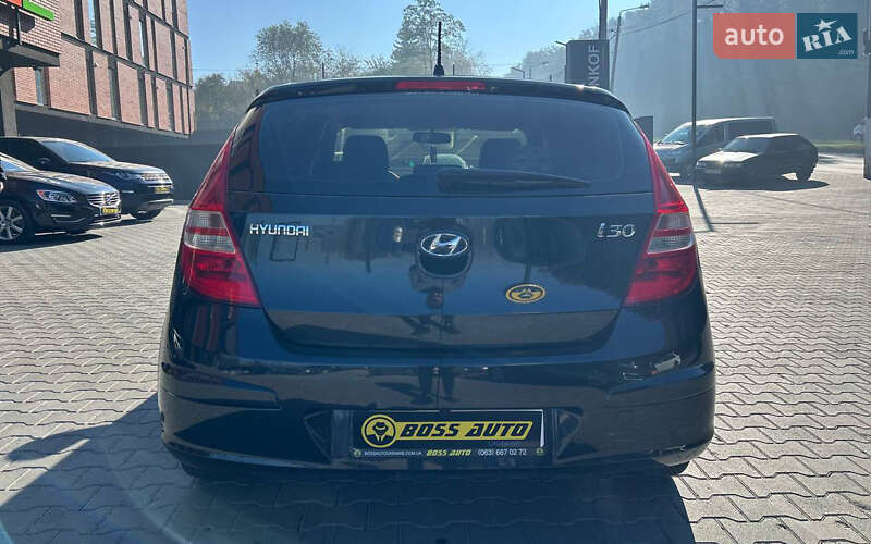 Хетчбек Hyundai i30 2009 в Чернівцях