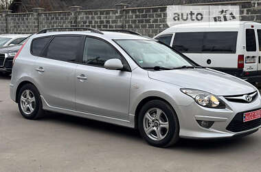 Универсал Hyundai i30 2010 в Калуше