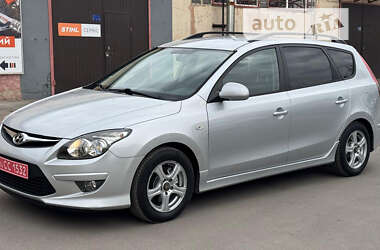 Универсал Hyundai i30 2010 в Калуше