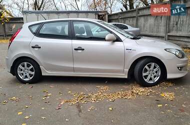 Хэтчбек Hyundai i30 2011 в Киеве