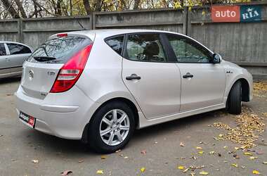 Хэтчбек Hyundai i30 2011 в Киеве