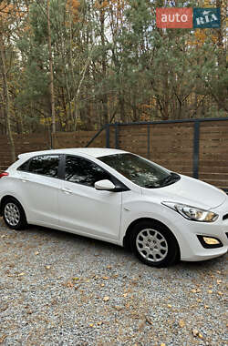 Хэтчбек Hyundai i30 2014 в Луцке