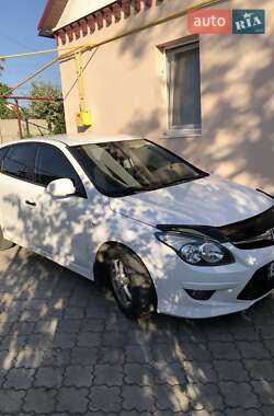 Хетчбек Hyundai i30 2010 в Дніпрі