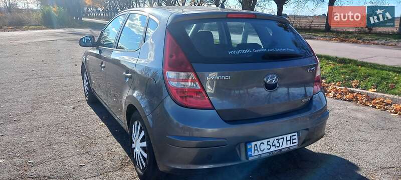 Хэтчбек Hyundai i30 2009 в Владимире