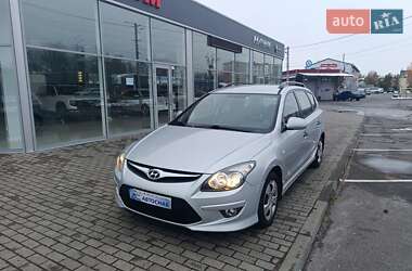 Универсал Hyundai i30 2011 в Полтаве