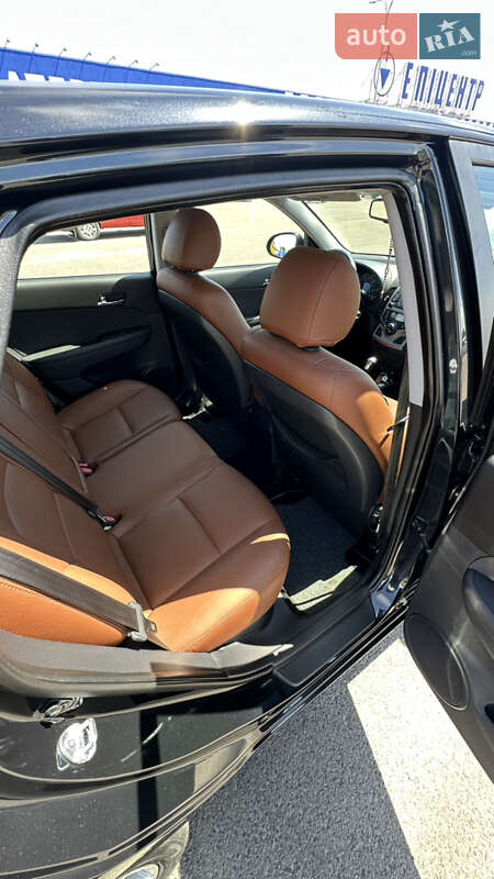 Хетчбек Hyundai i30 2009 в Луцьку