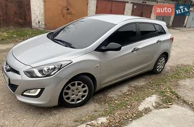 Універсал Hyundai i30 2013 в Запоріжжі