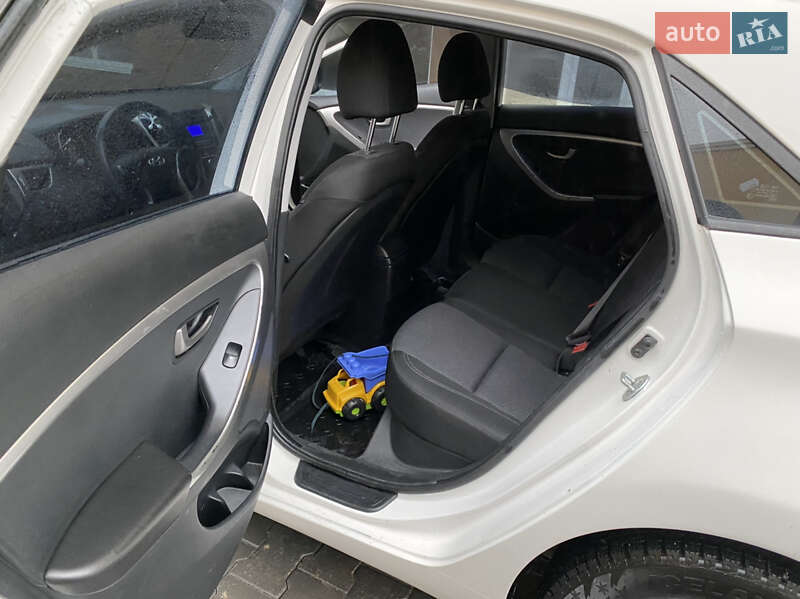 Хэтчбек Hyundai i30 2013 в Киеве