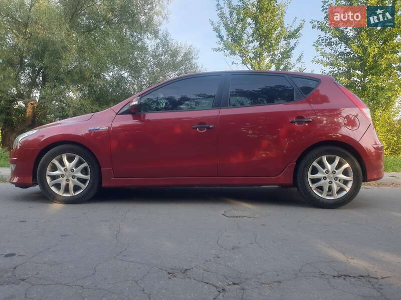Хетчбек Hyundai i30 2011 в Житомирі