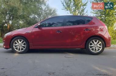 Хэтчбек Hyundai i30 2011 в Житомире