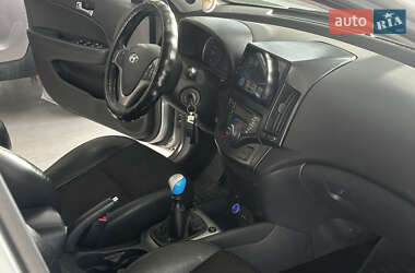 Универсал Hyundai i30 2010 в Одессе