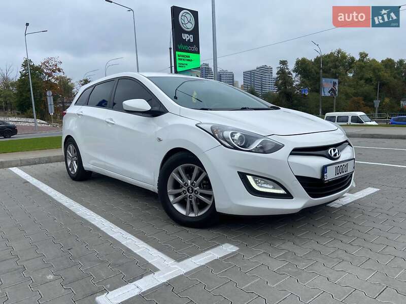 Универсал Hyundai i30 2013 в Киеве