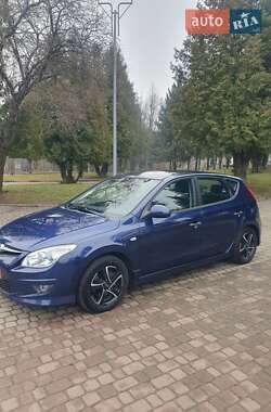 Хетчбек Hyundai i30 2011 в Рівному